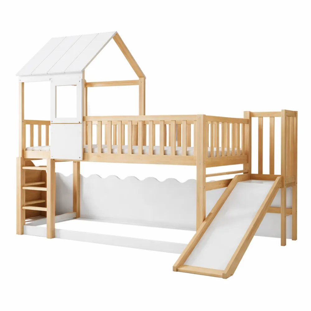 Letto a castello naturale con scivolo e protezioni