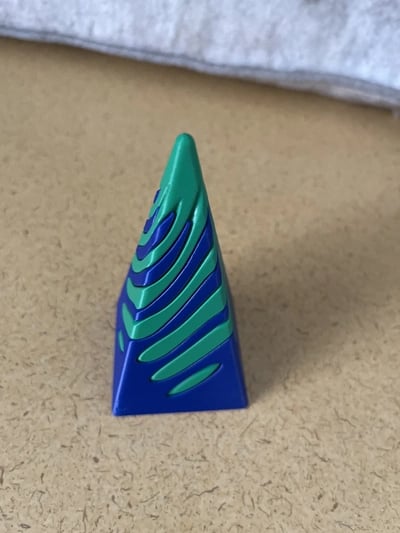 Impossible Pyramids - Hypnotic 3D Sculptures