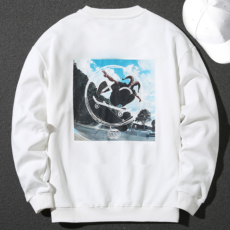 Round neck pullover printed sweatshirt