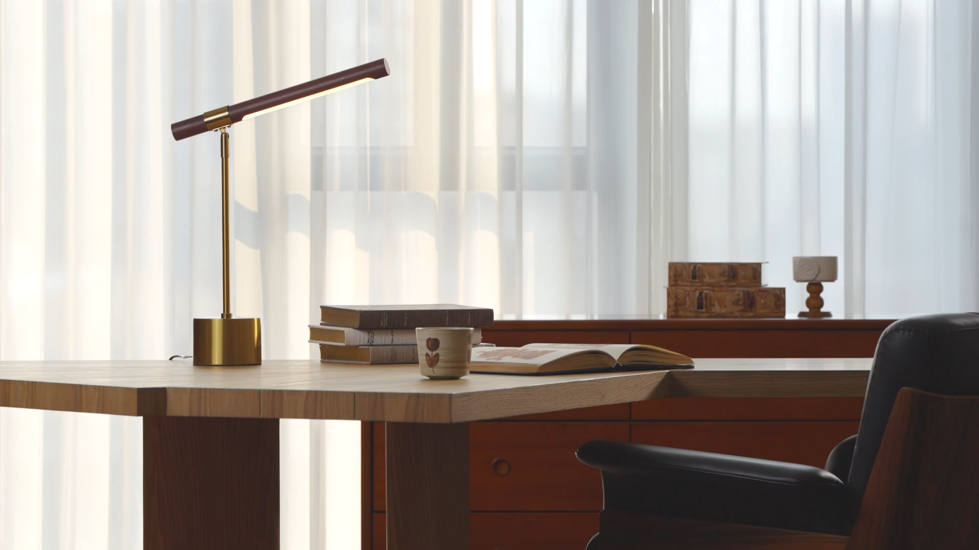 Linear Table Lamp