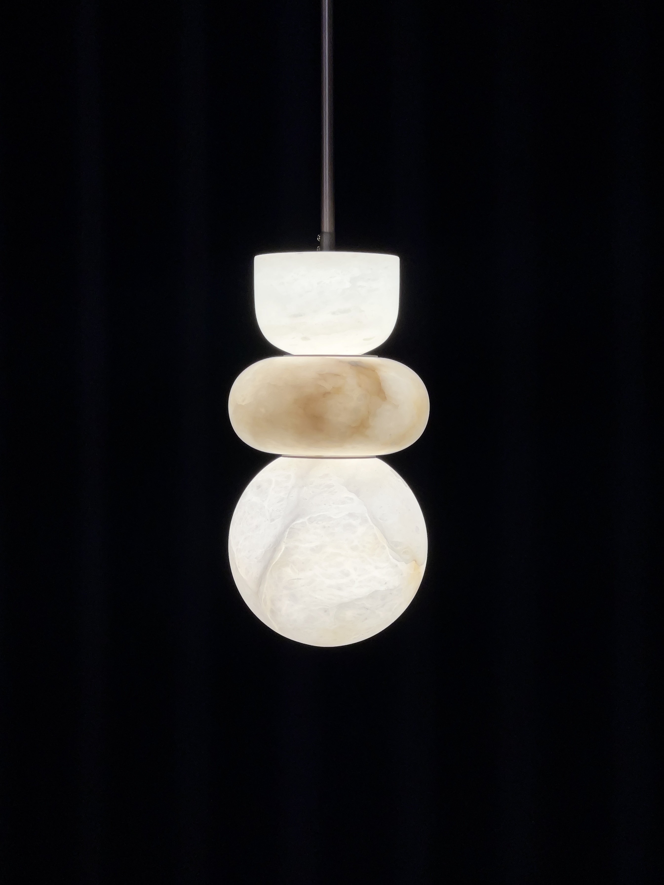 Casailighting 「Stacked Stones」Triple Tier Alabaster & Brass Pendant Light