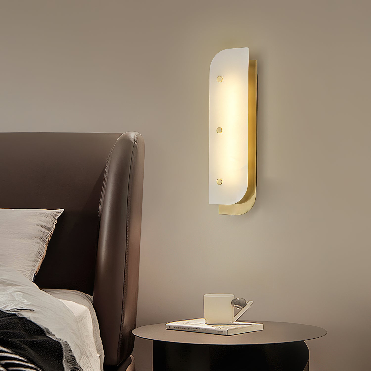 Elaris Alabaster Wall Lamp