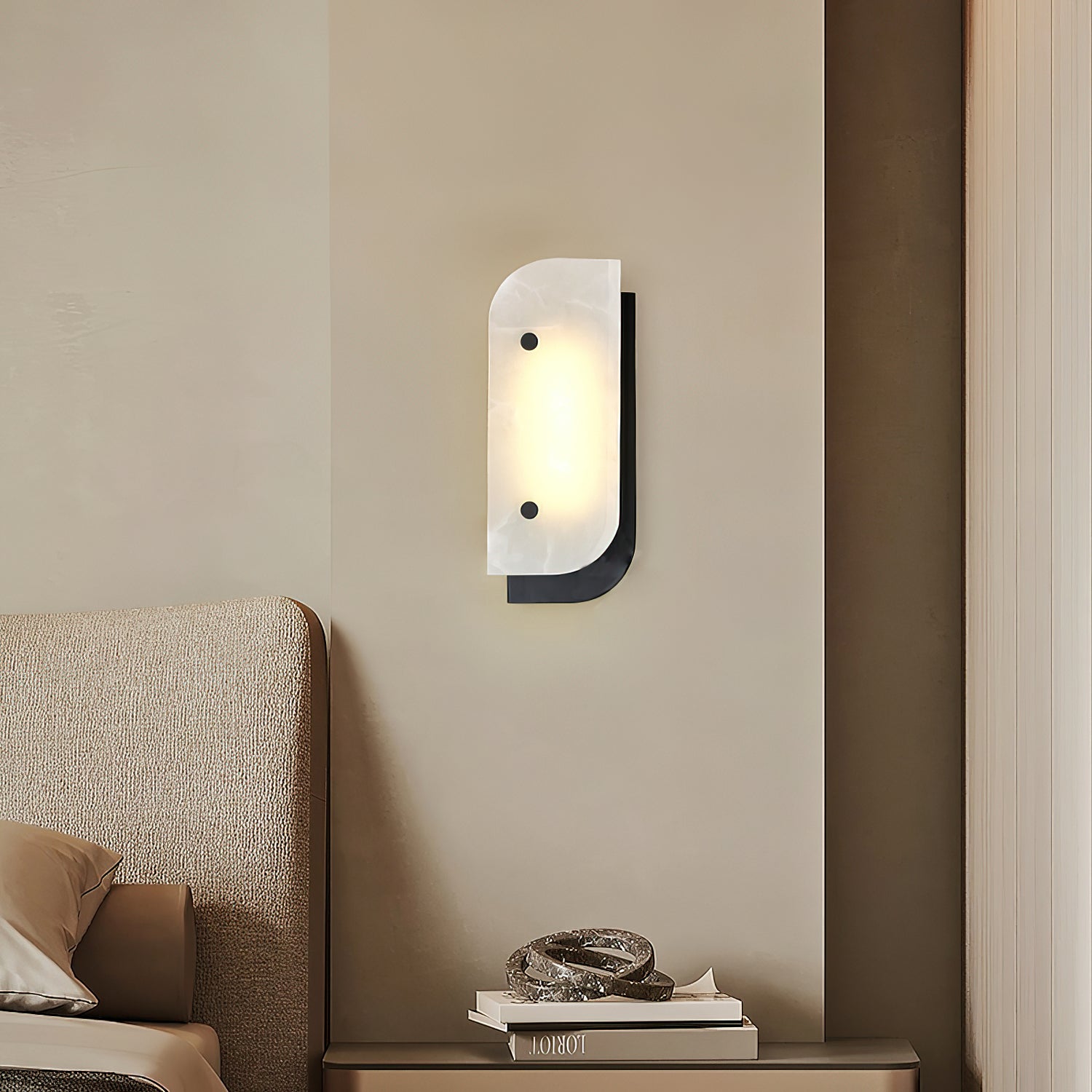 Elaris Alabaster Wall Lamp