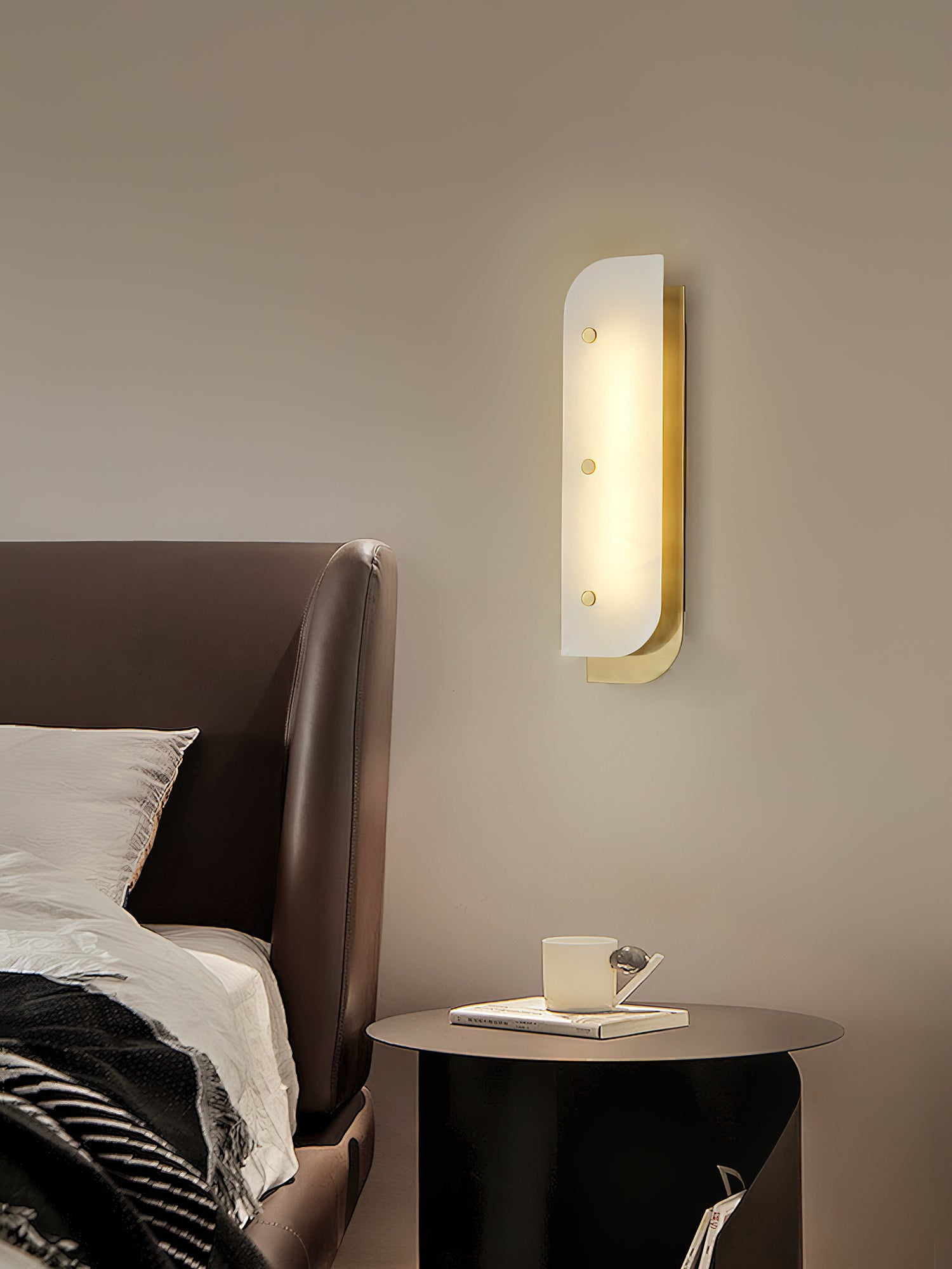 Elaris Alabaster Wall Lamp