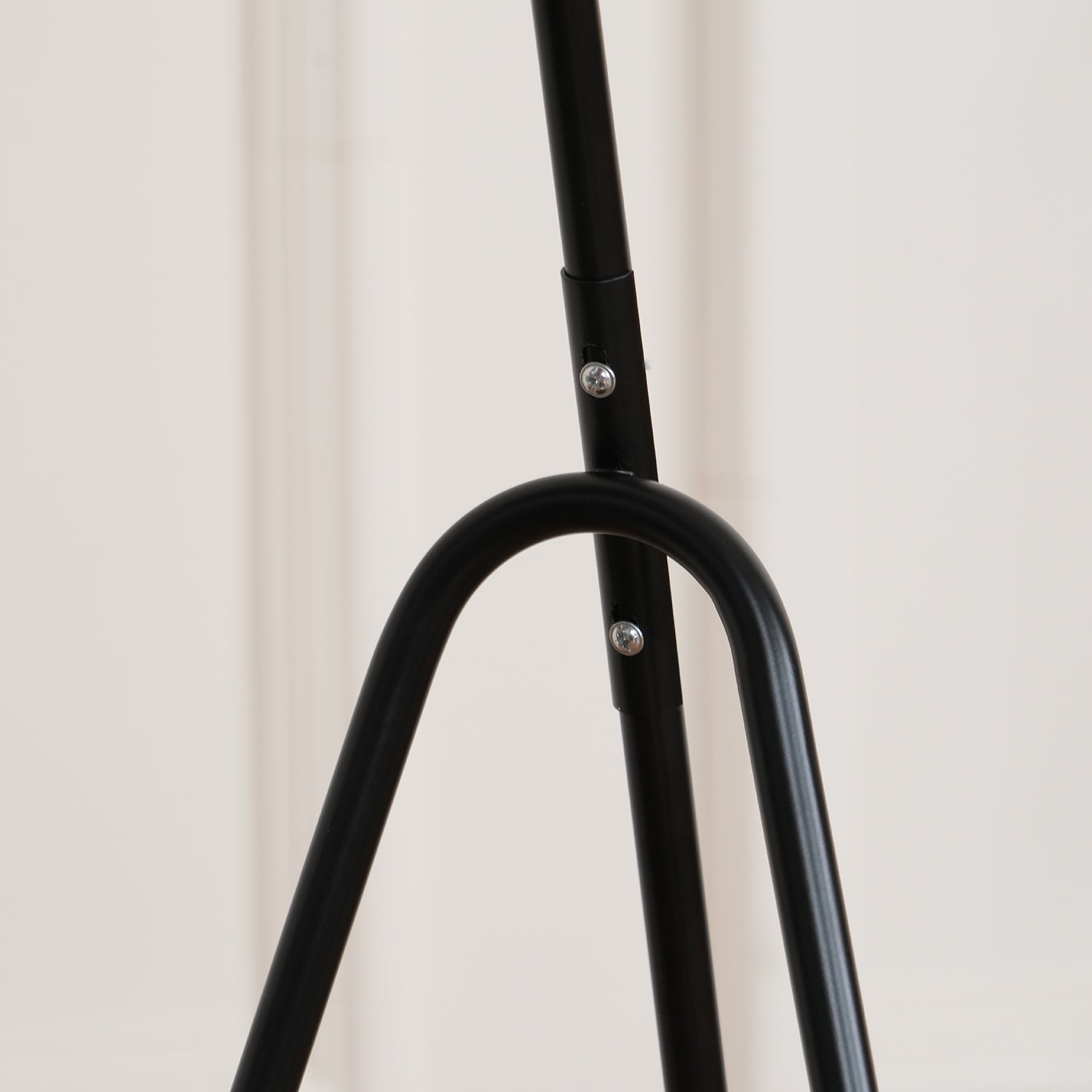 Lean Floor Lamp