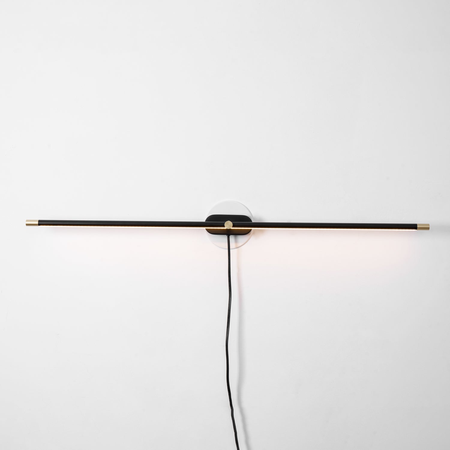 Minimalist Linear Plug-in Wall Lamp