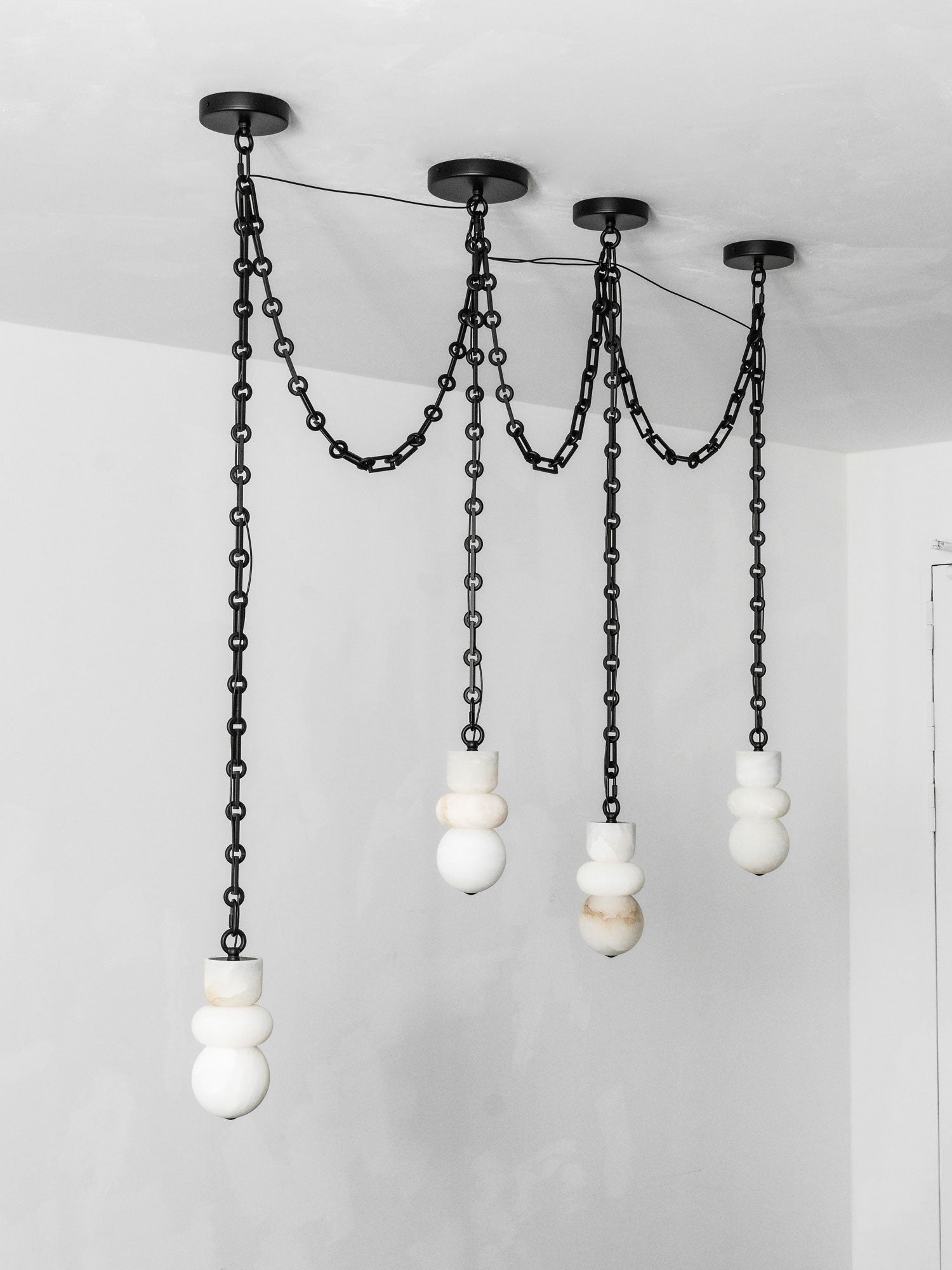 Orba Chain Chandelier