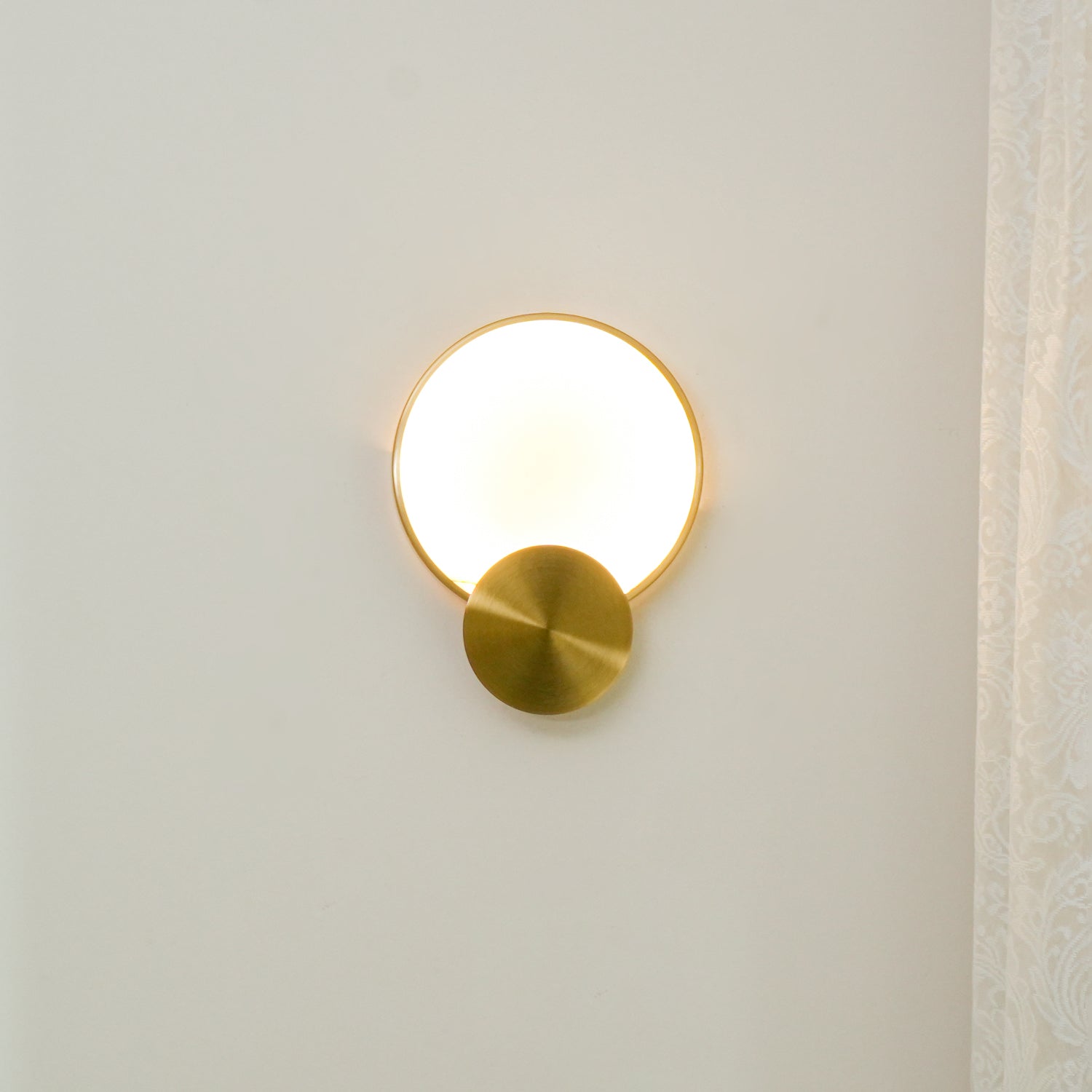 Terra Svet Alabaster Wall Lamp