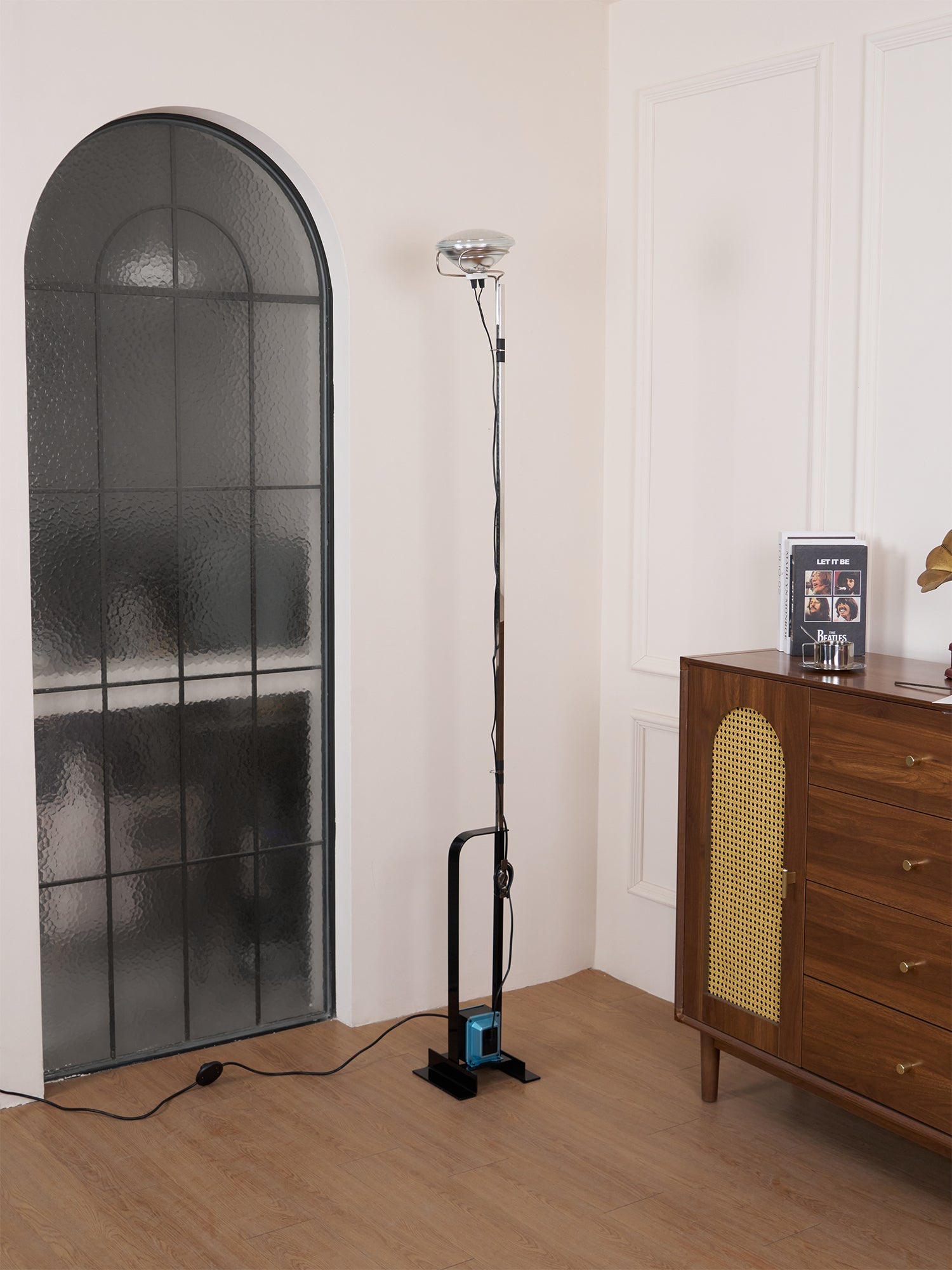 Toio Floor Lamp