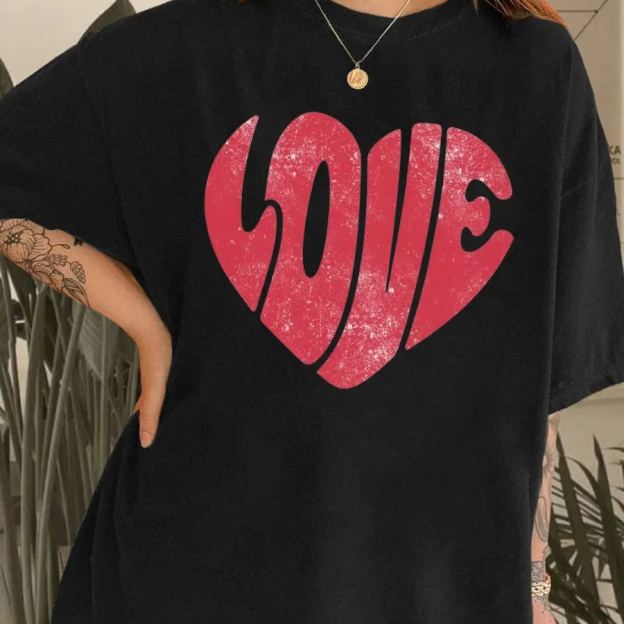 Oversized Retro Love T-shirt