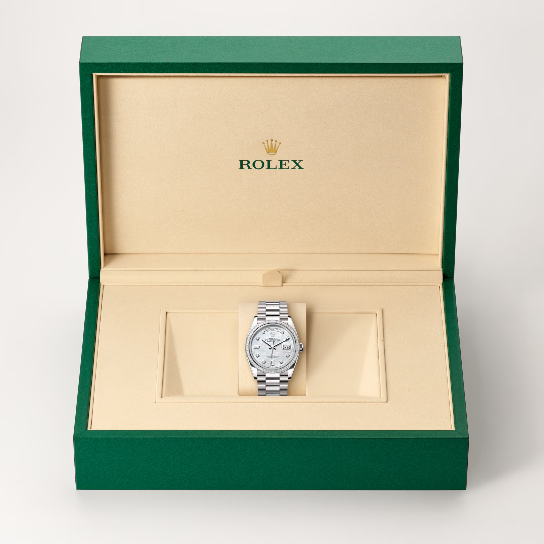 Rolex Day-Date 36 Oyster, 36 mm, bílé zlato a diamanty