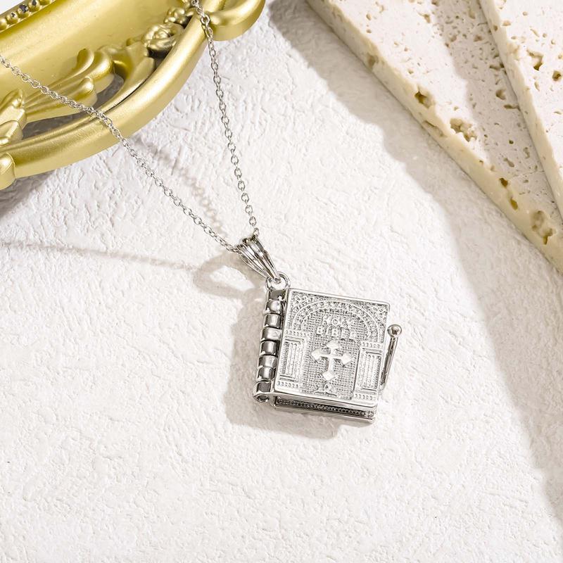 Naszyjnik z Krzyżem Koronnym „The Crown Crucifix”