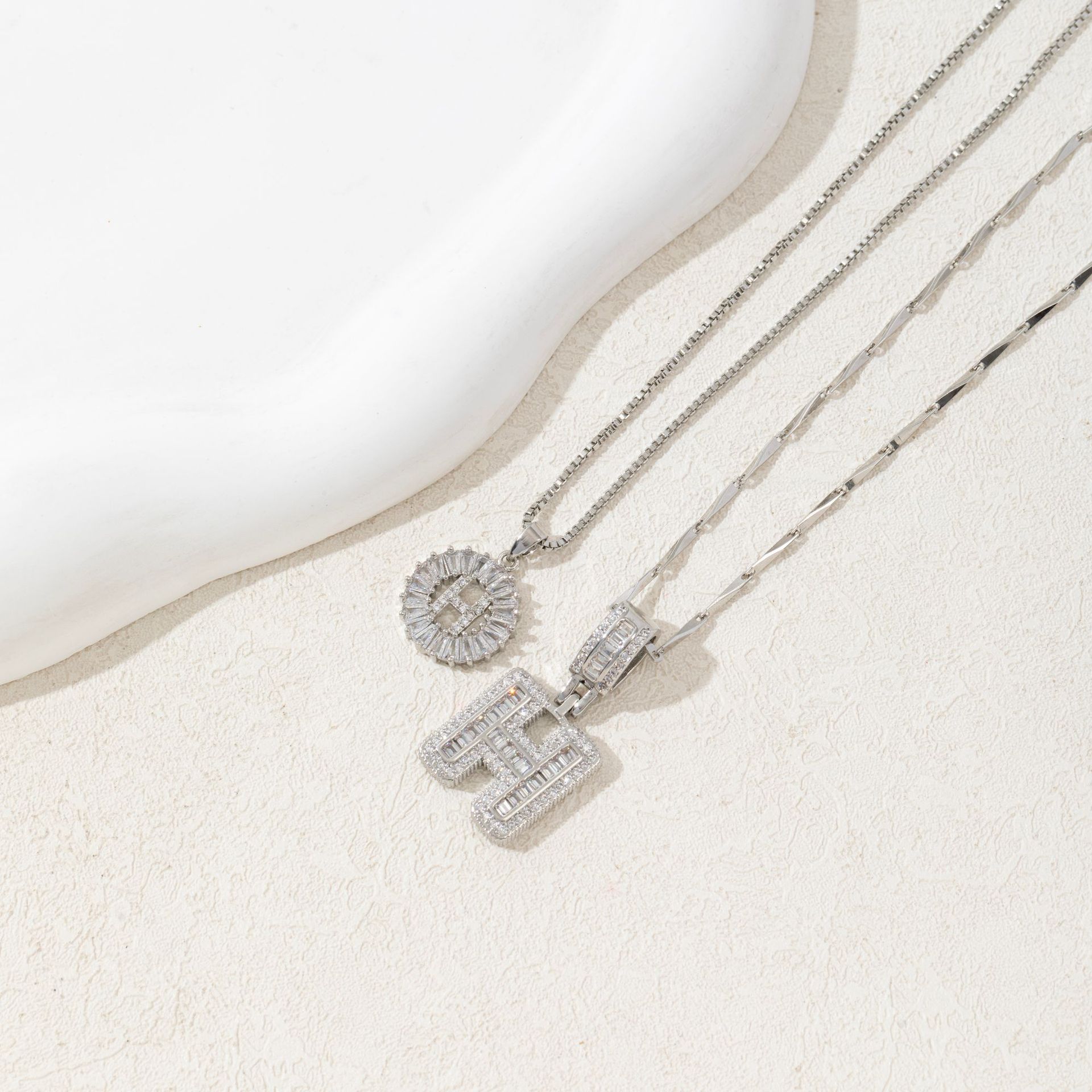 2 Szt. Naszyjnik z Literą z Kryształami