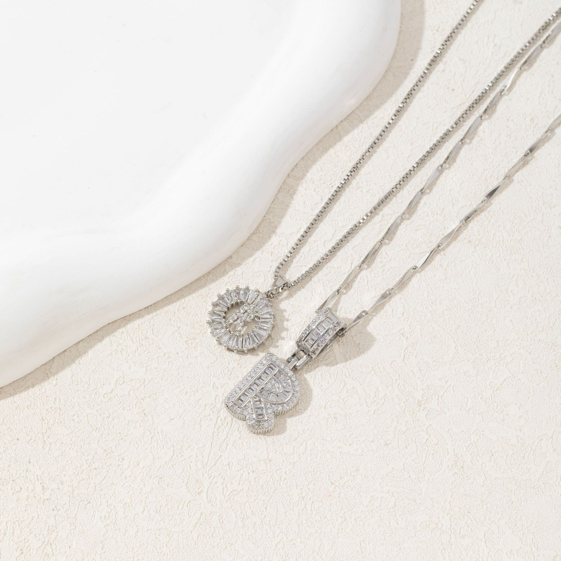 2 Szt. Naszyjnik z Literą z Kryształami