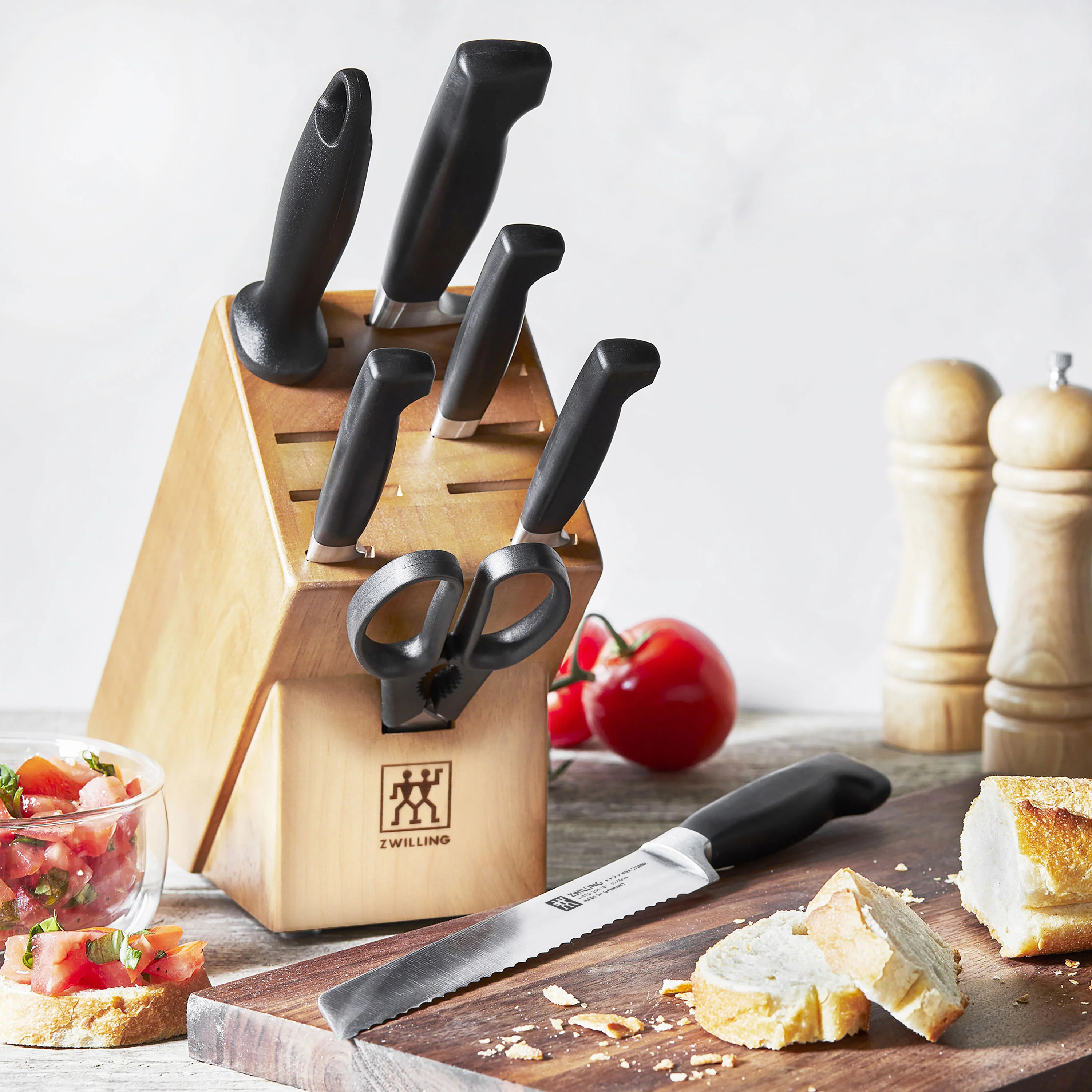 ZWILLING Four Star 8 részes késkészlet késtartó blokkal