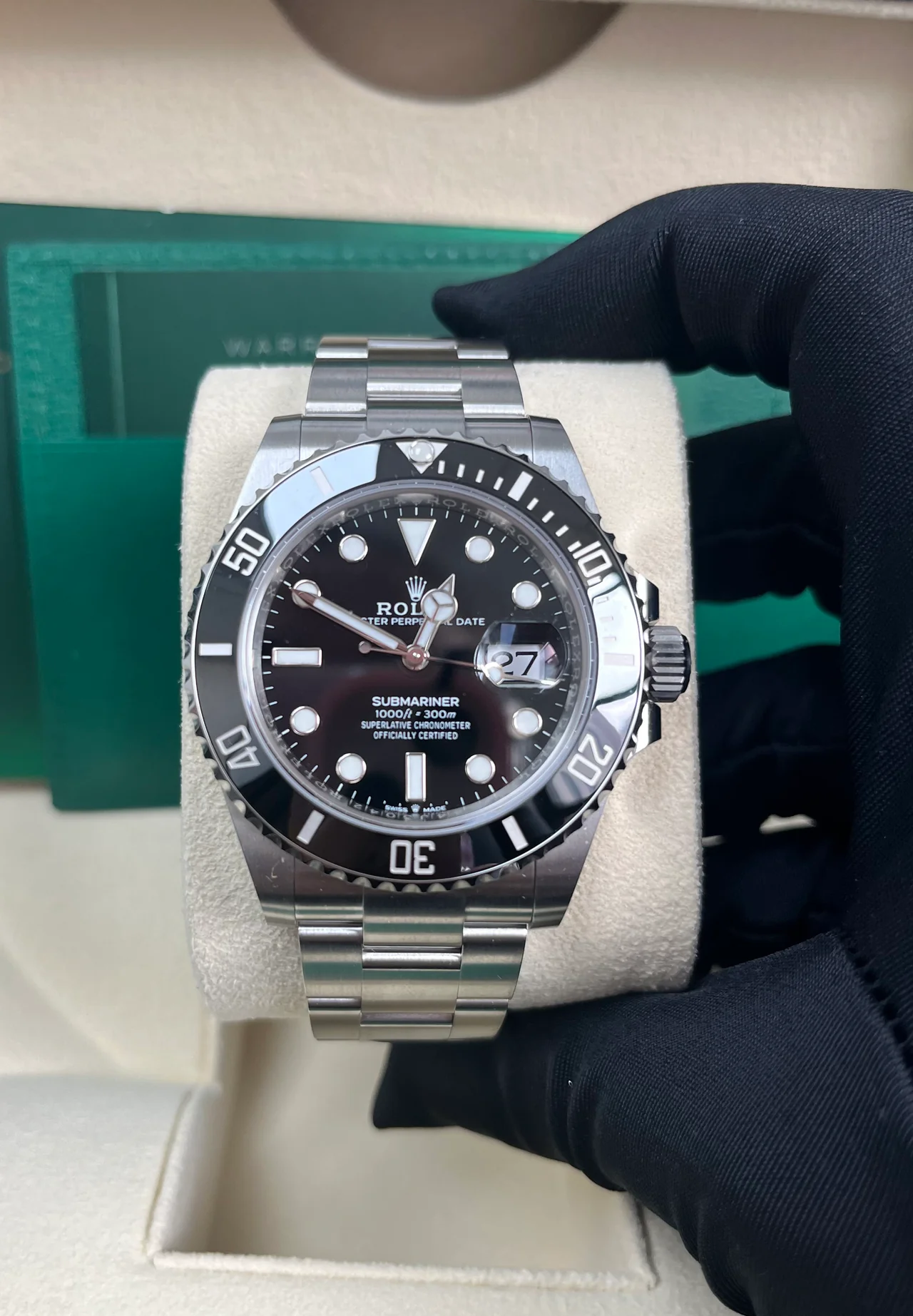 Rolex Submariner 41 mm-es rozsdamentes acél dátumos karóra – Fekete számlap (Hivatkozási szám: 126610LN)