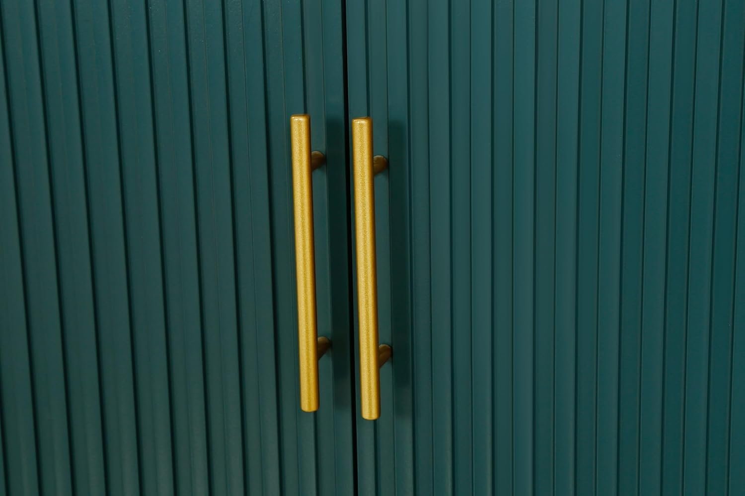 Elegant Wood TV Stand with Storage Cabinet for Stylish Living, Versatile Media Console with Adjustable Shelves