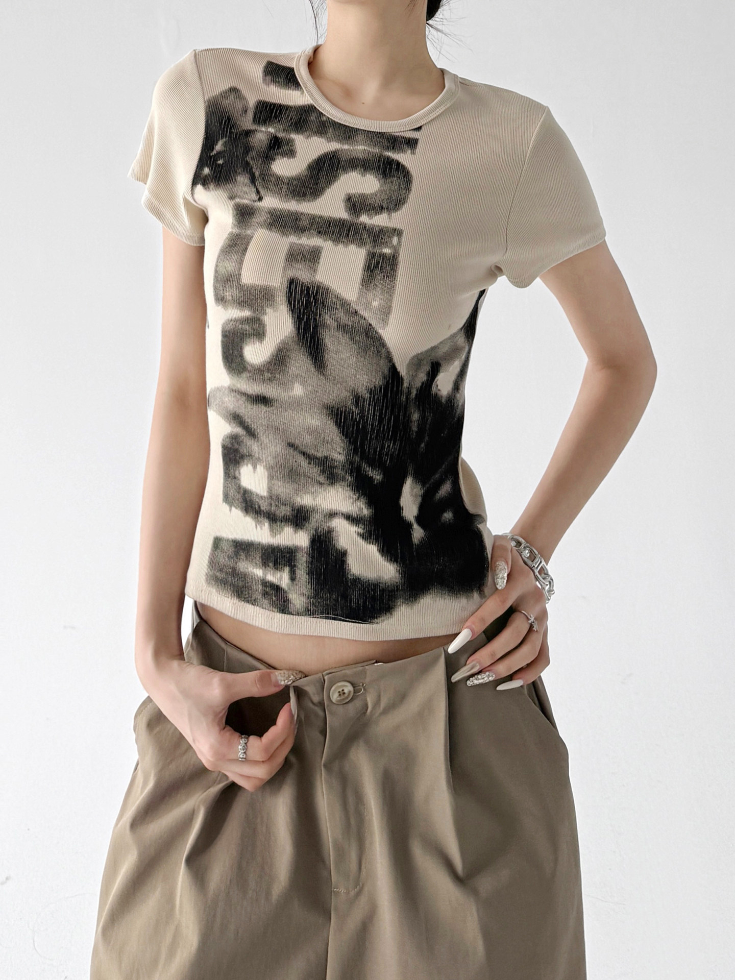 Khaki Letter Print Cropped Slim Fit Short Sleeve Top