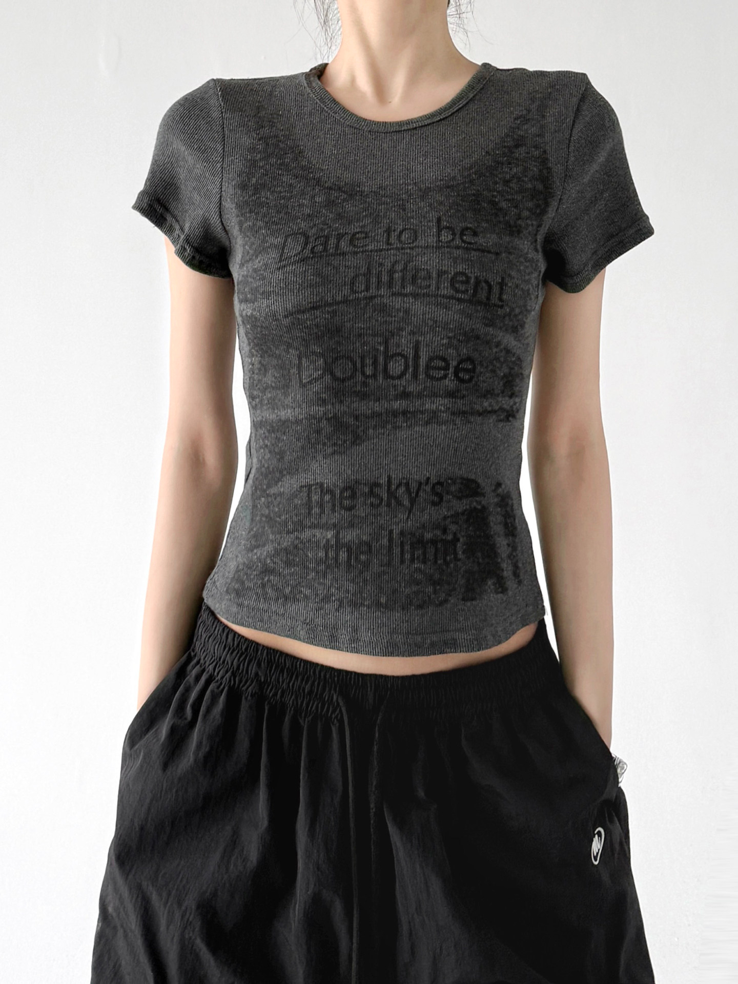 Gray Letter Print Slim Fit Crew Neck Short Sleeve Tee