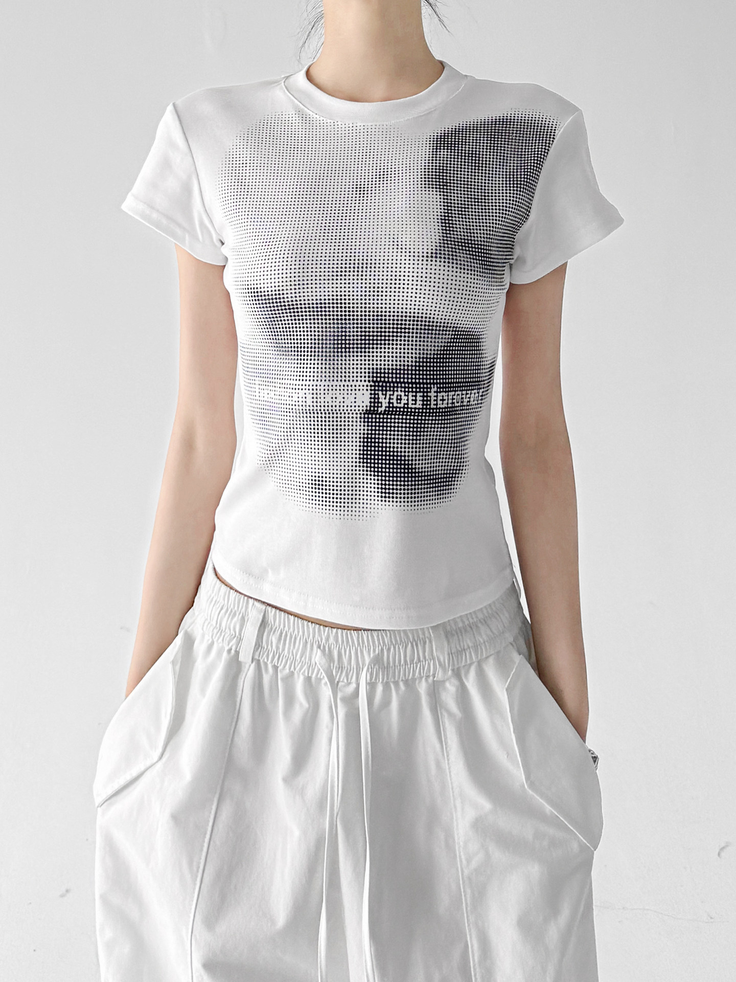 Minimal Graphic Print Slim Fit Crew Neck Casual Tee