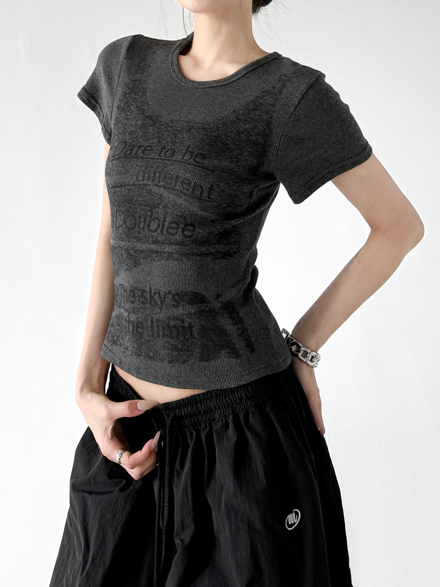 Gray Letter Print Slim Fit Crew Neck Short Sleeve Tee