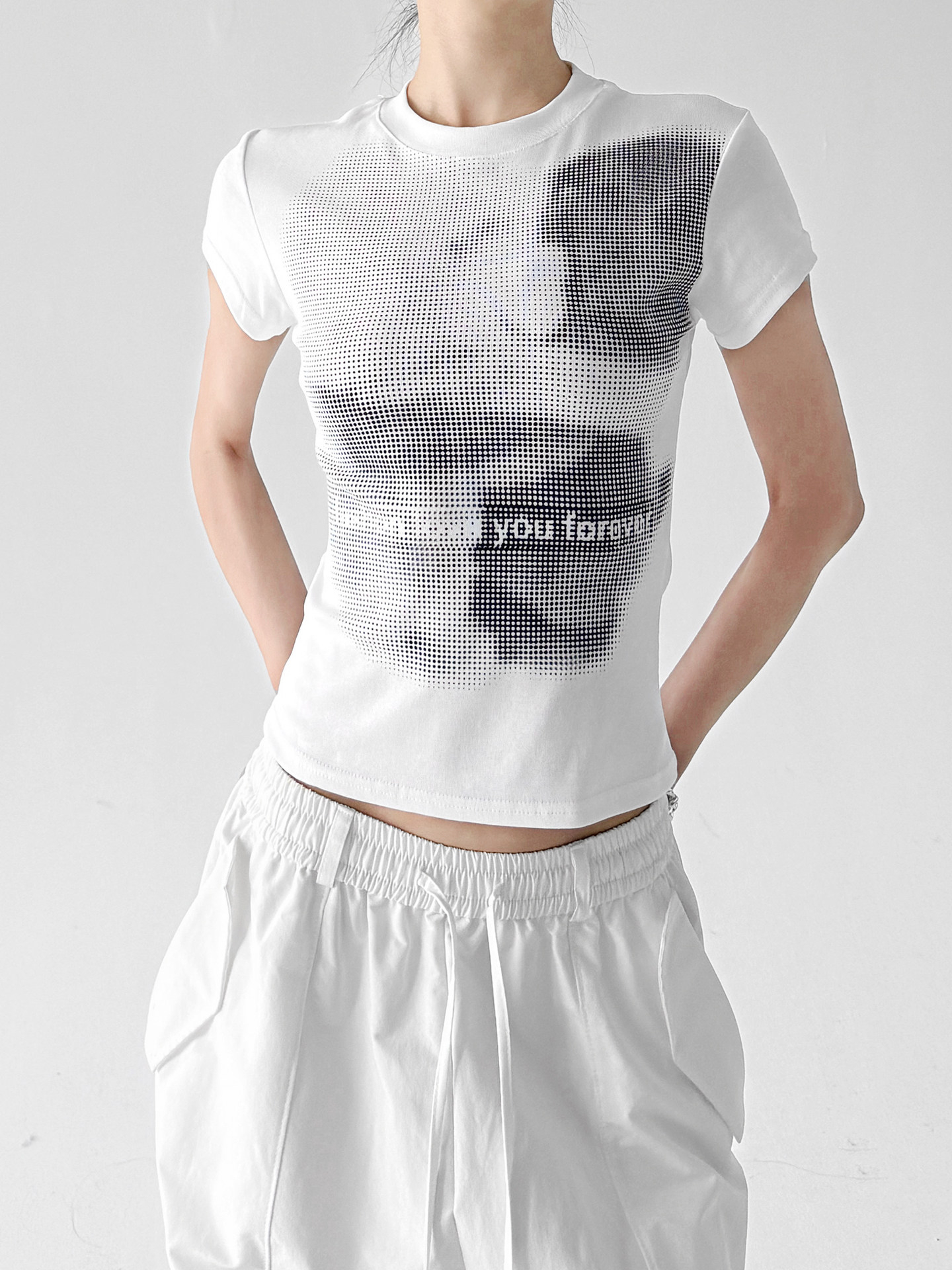 Minimal Graphic Print Slim Fit Crew Neck Casual Tee