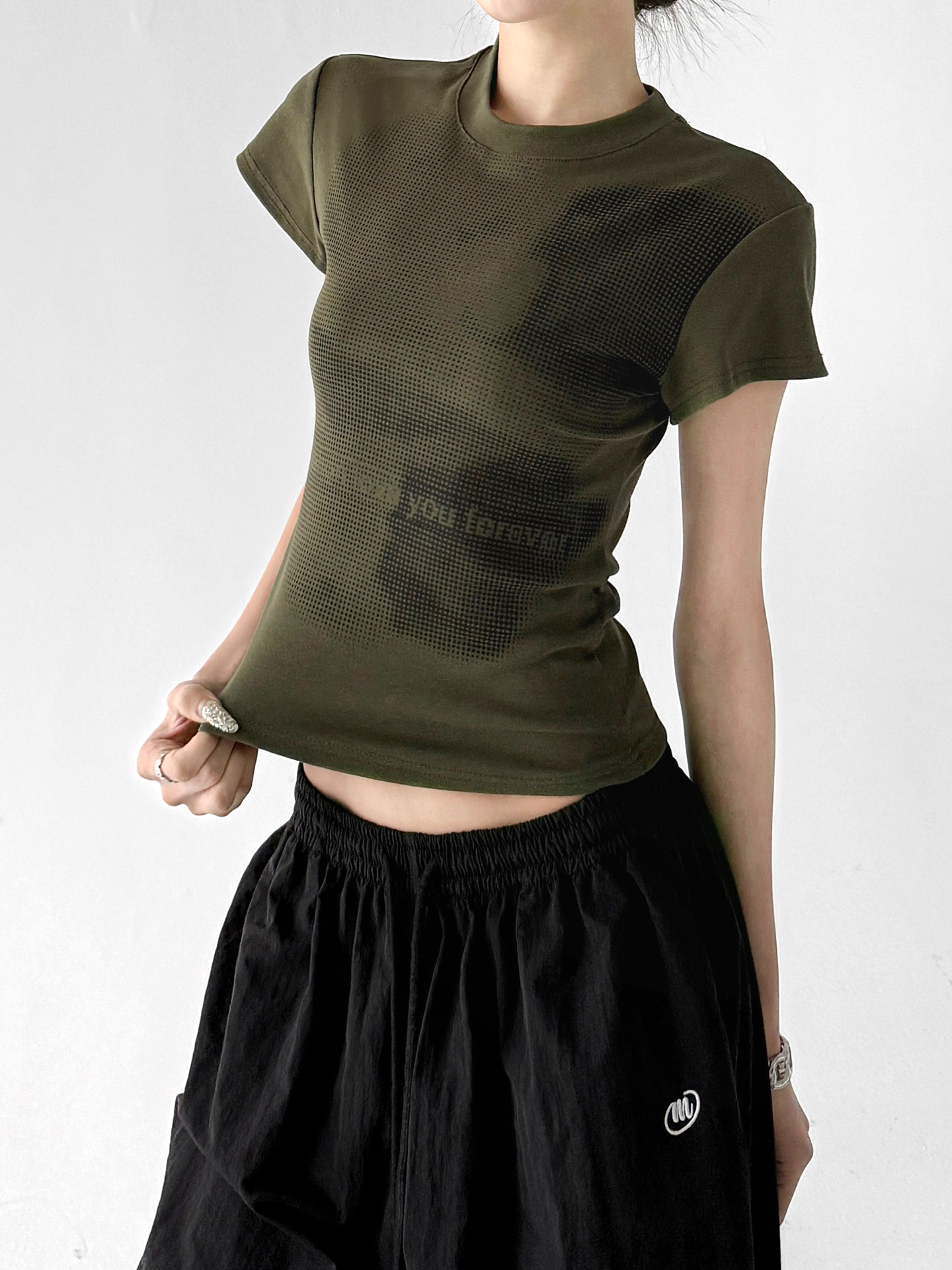 Minimal Graphic Print Slim Fit Crew Neck Casual Tee