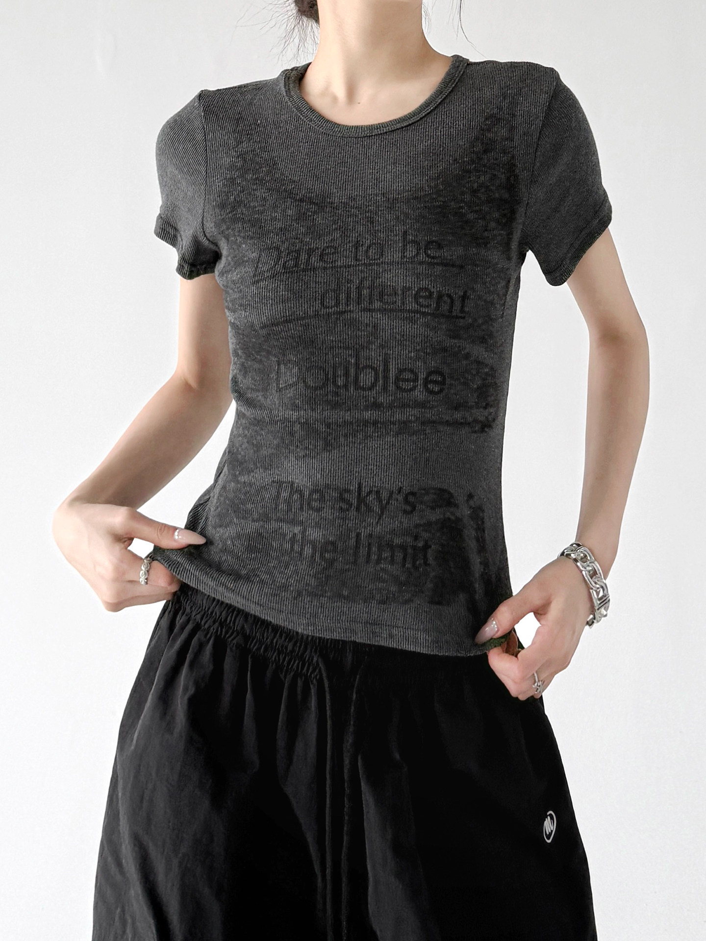 Gray Letter Print Slim Fit Crew Neck Short Sleeve Tee