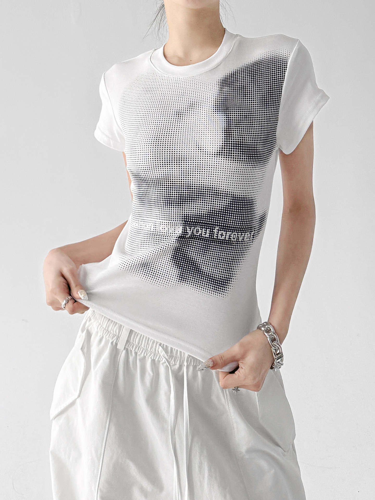 Minimal Graphic Print Slim Fit Crew Neck Casual Tee