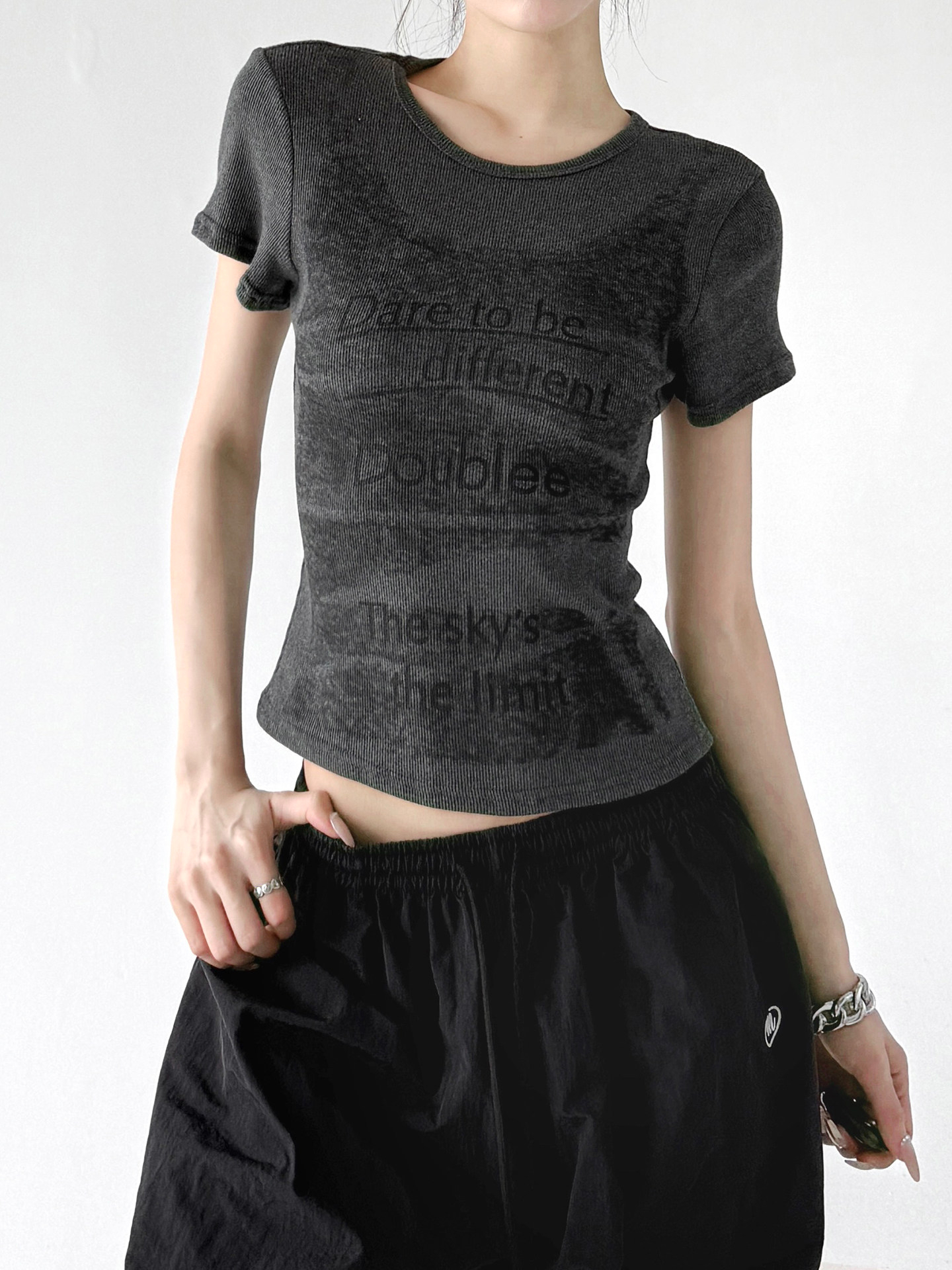 Gray Letter Print Slim Fit Crew Neck Short Sleeve Tee