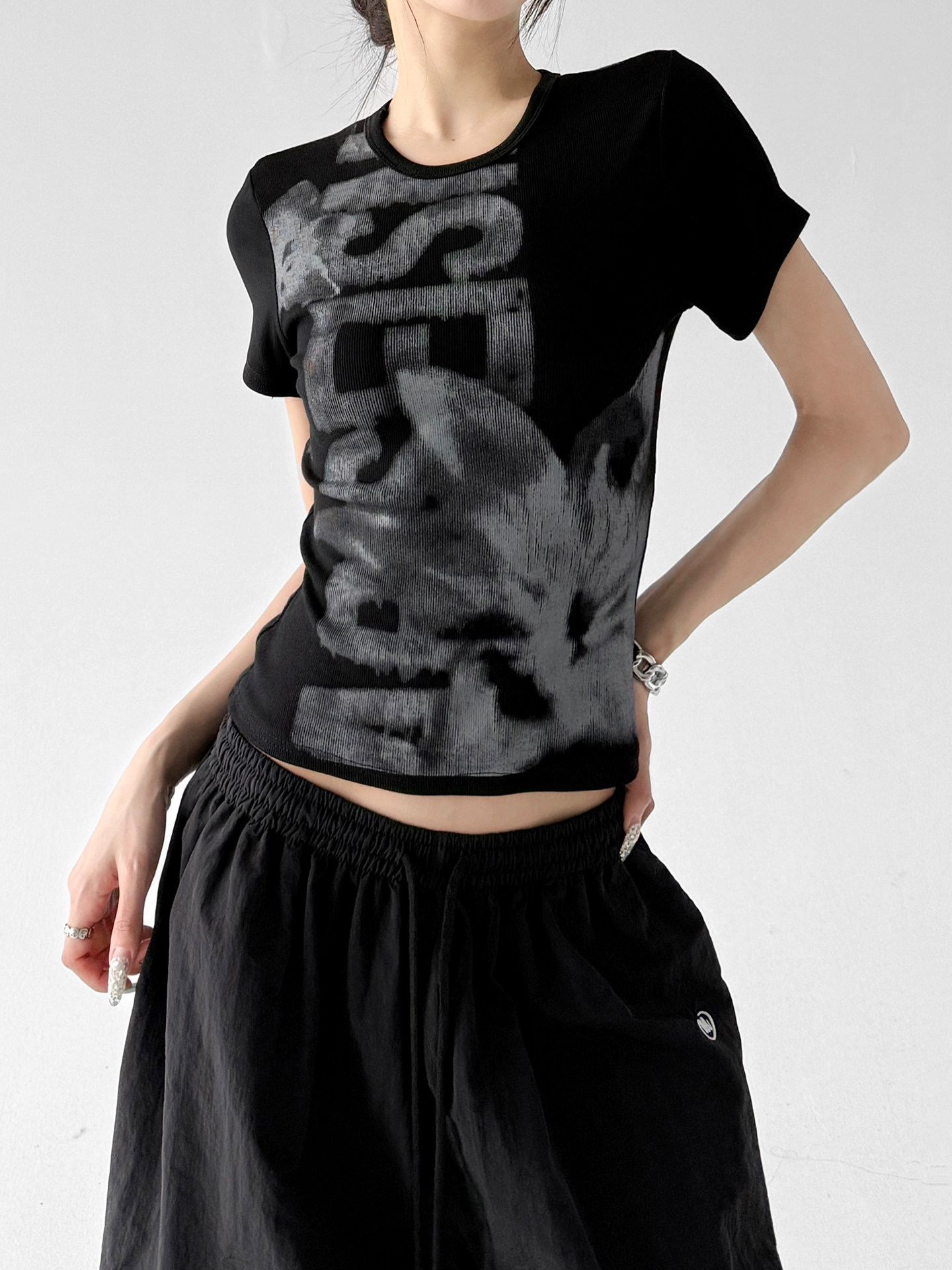 Black Letter Print Cropped Slim Fit Short Sleeve Top