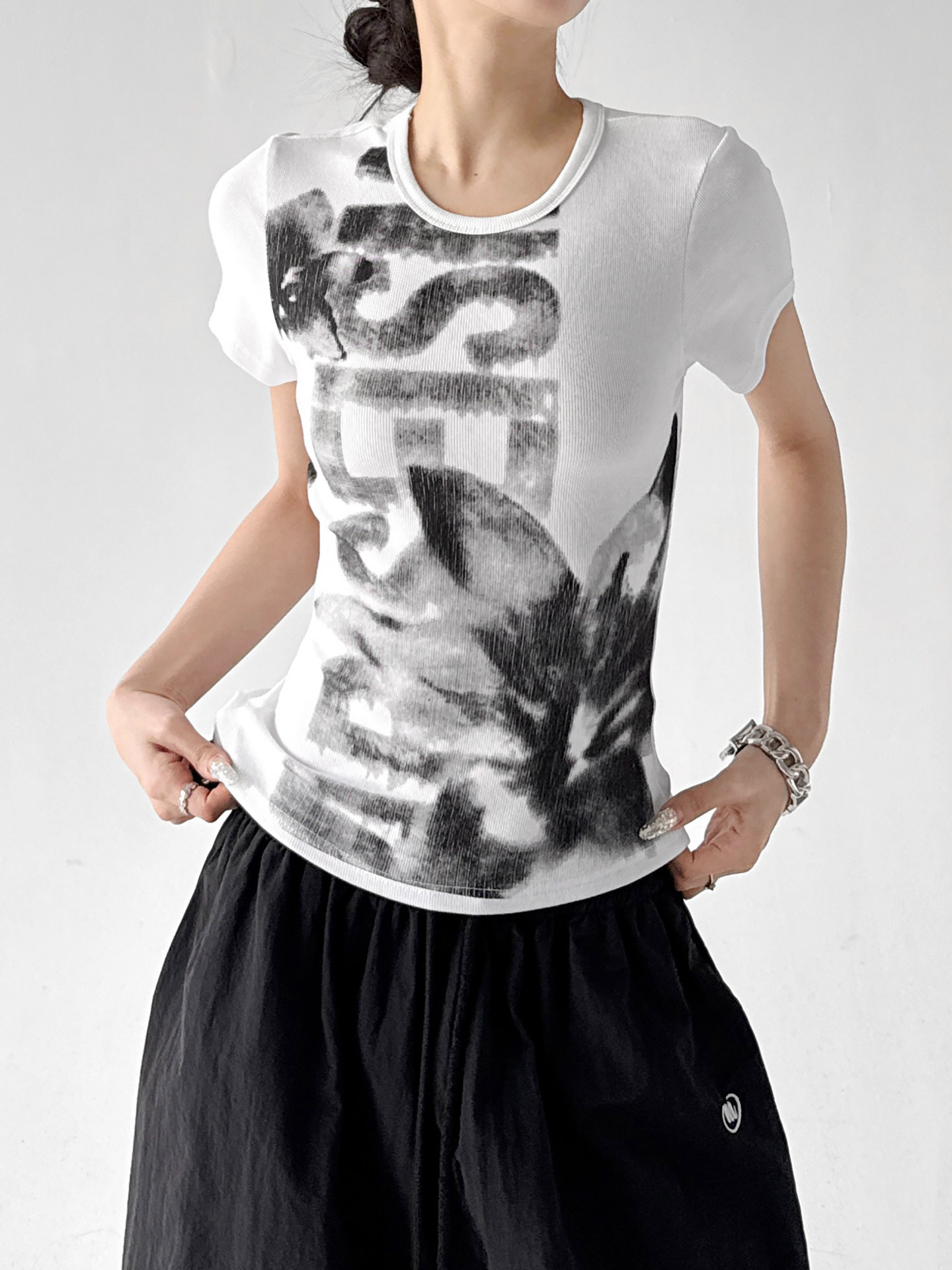 White Letter Print Cropped Slim Fit Short Sleeve Top