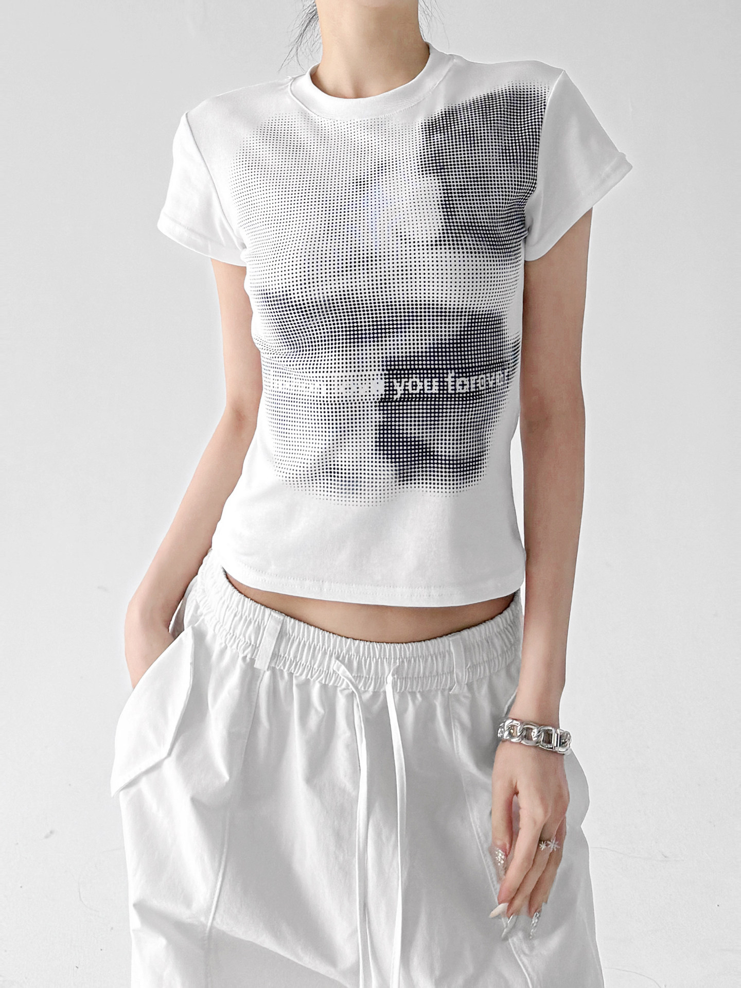 Minimal Graphic Print Slim Fit Crew Neck Casual Tee
