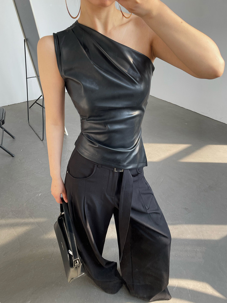 Asymmetric Off Shoulder PU Slim Zip Crop Vest