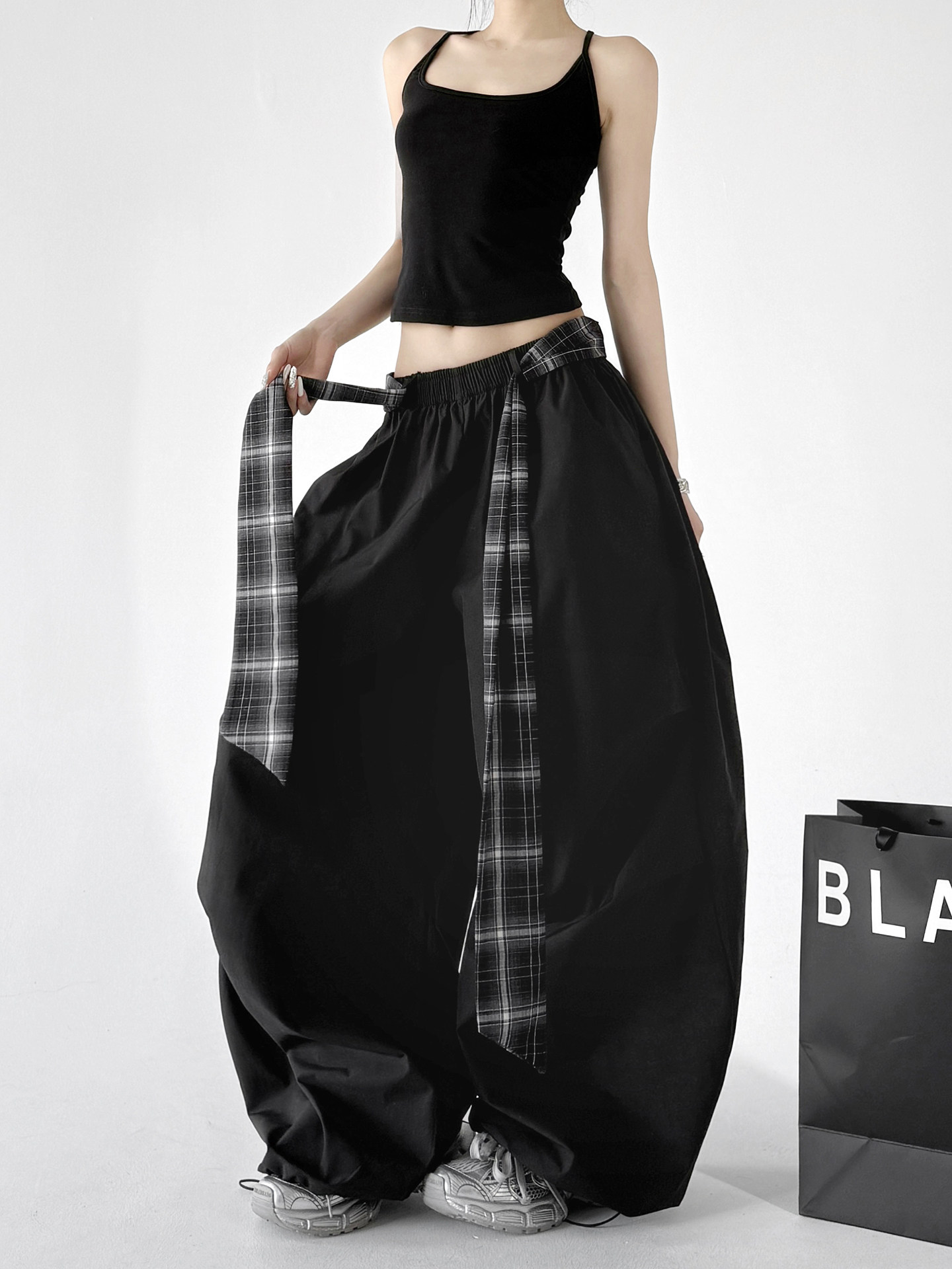 Black Plaid Belt Curved Wide Leg Casual Pants