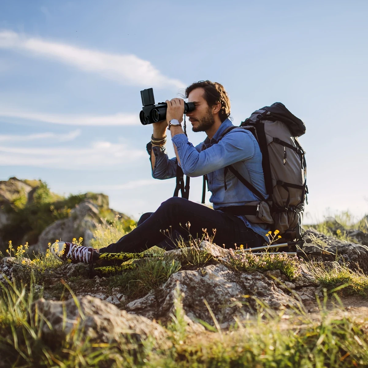 Orizon Digital Binoculars with Camera - Image 1