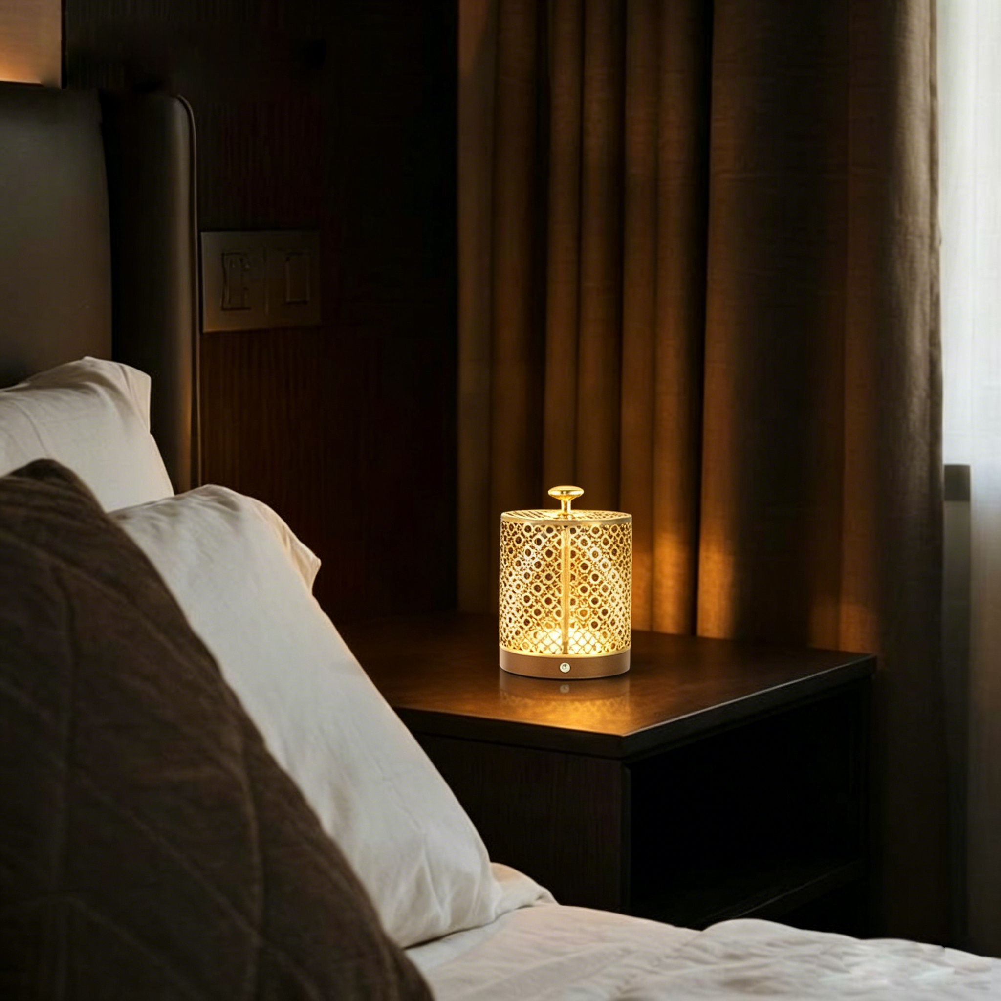Moonlit Reflection-Exquisite Crystal & Gold Decorative Lamp