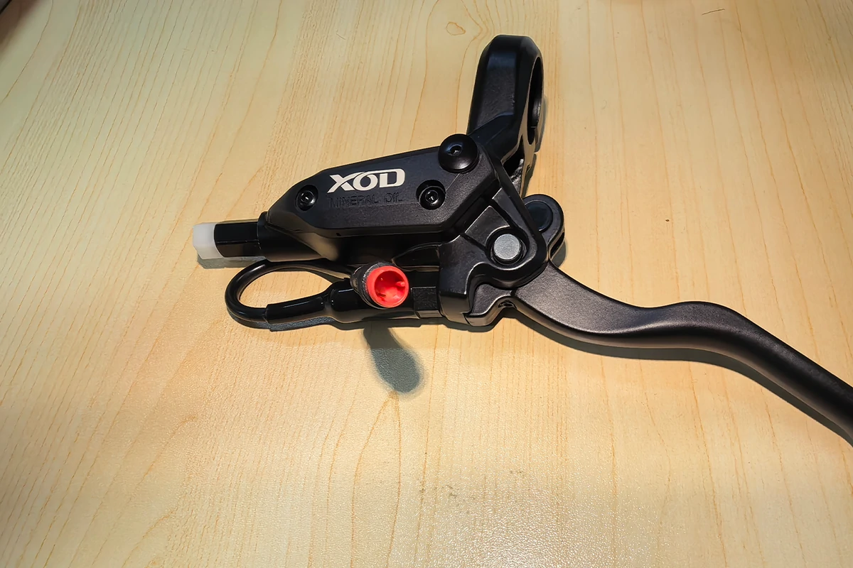 Electric scooter brake lever 2-pin connector
