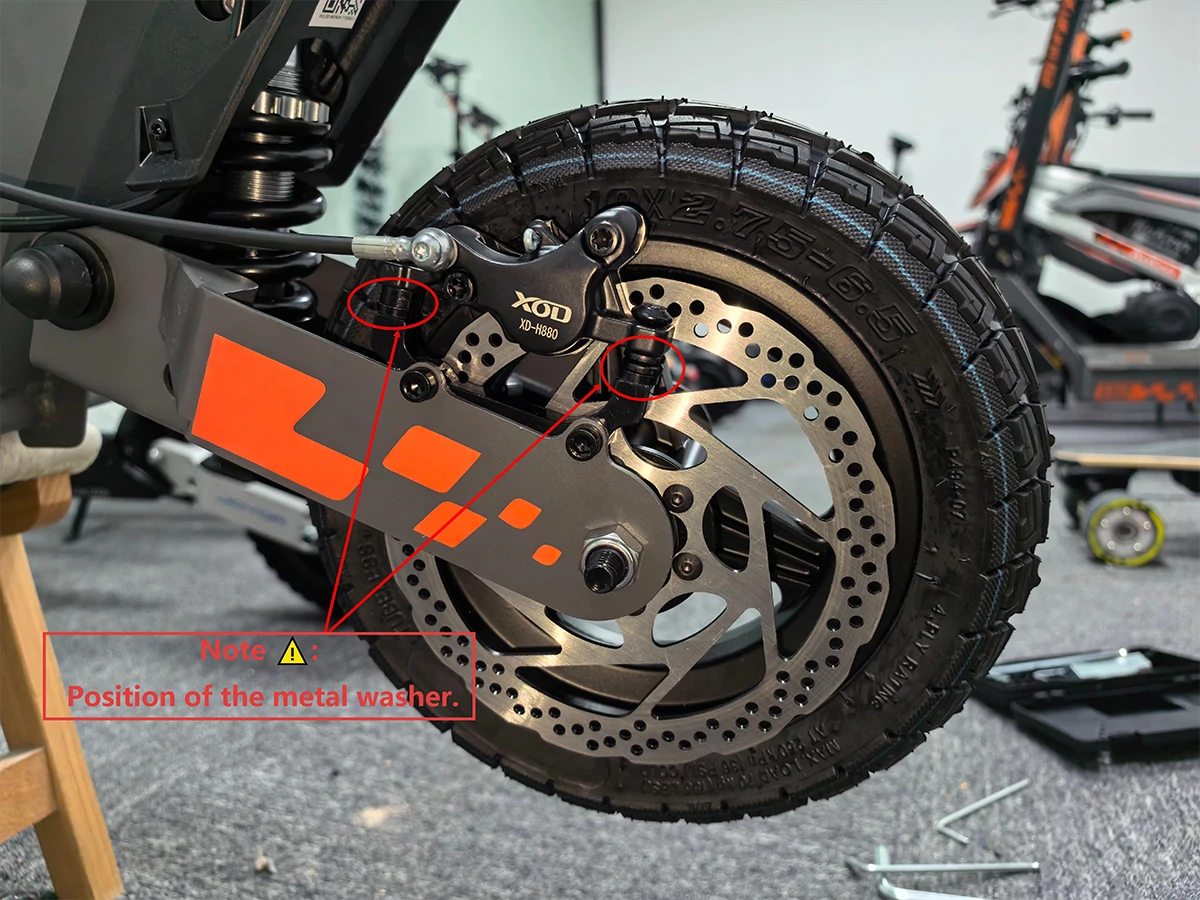 Correct metal washer position between XOD H880 caliper and original KuKirin G2 2026 bracket
