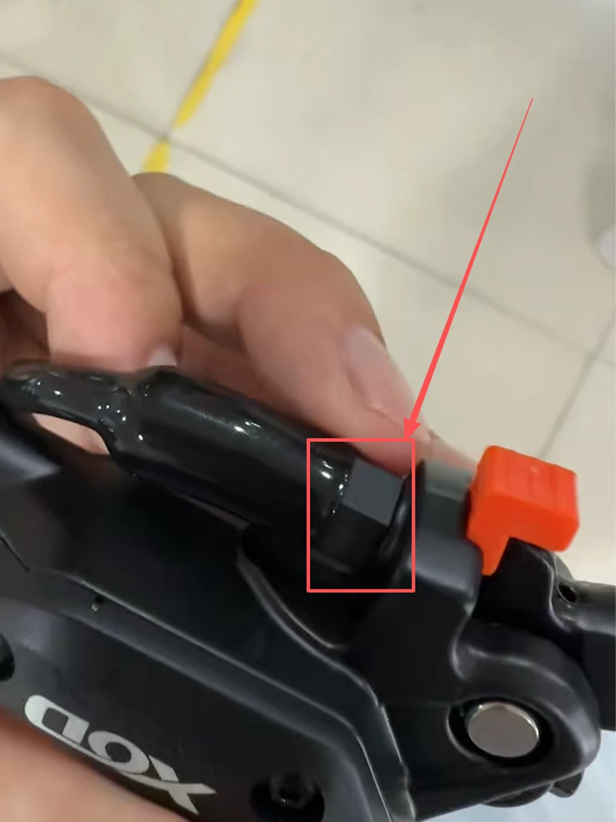 XOD hydraulic brake lever sensor fixing nut and sensor installation position