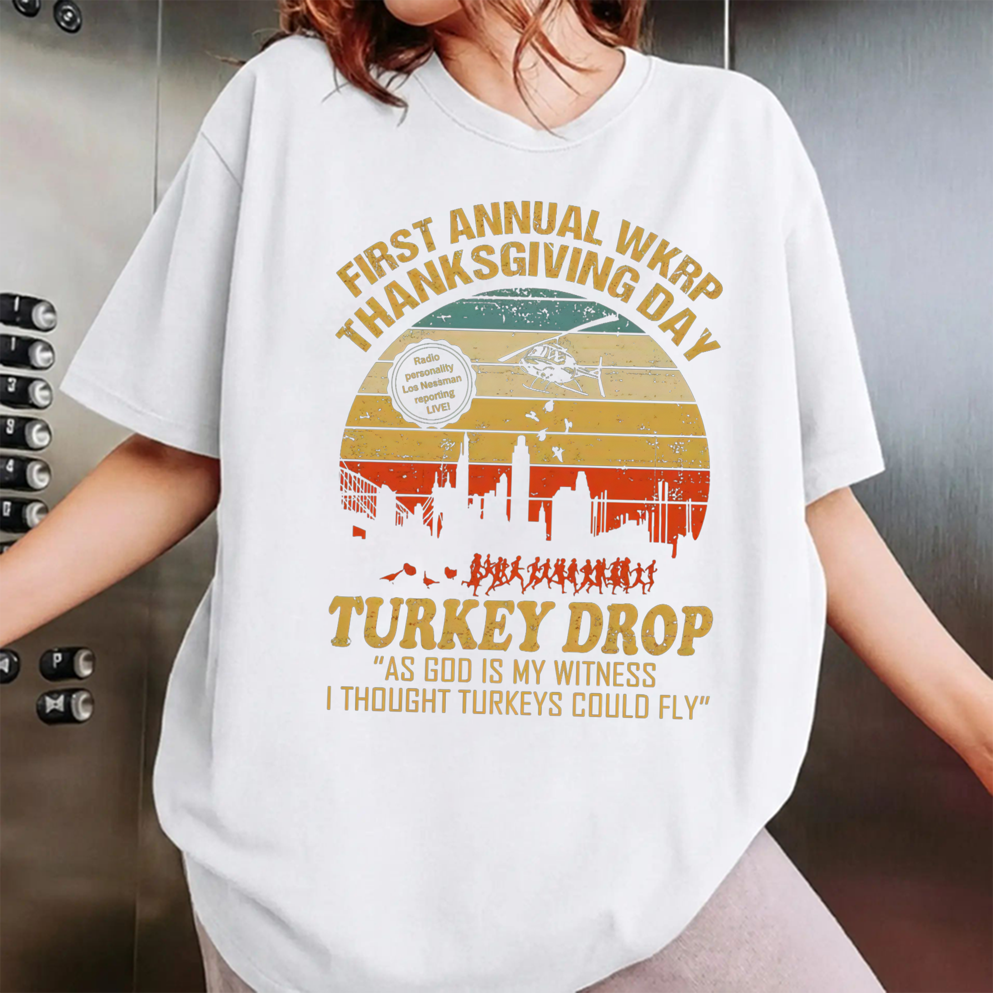WKRP Thanksgiving Turkey Drop Graphic T-Shirt , As God Is My Witness I Thought Turkeys Could Fly Graphic Print, 70s TV Sitcom Retro Humor Top, Thanksgiving Fan Gift Streetwear
