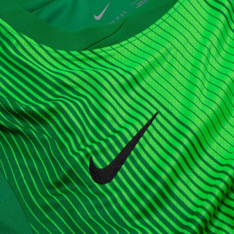 Barcelona Long Sleeves Goalkeeper Jersey 2025/26