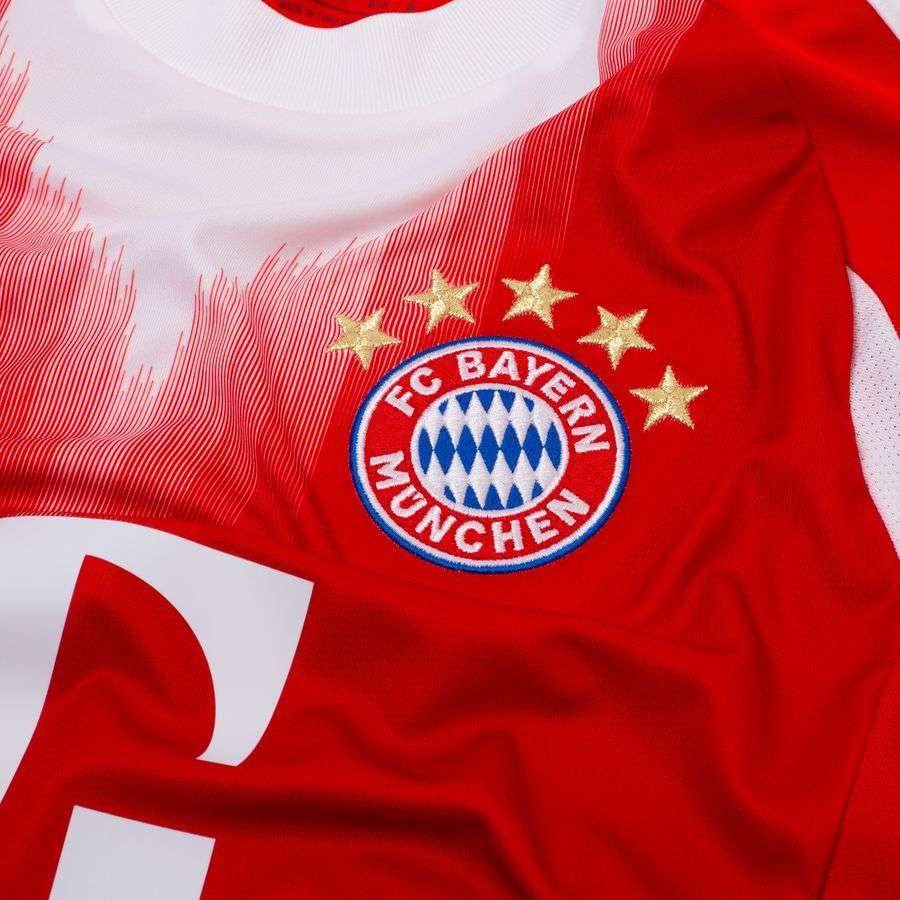 Bayern München Home Kit 2025/26