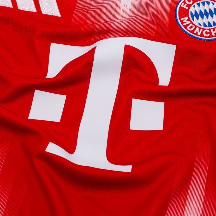 Bayern München Home Kit 2025/26