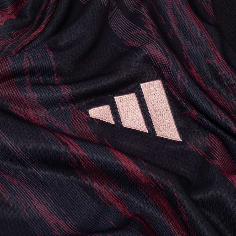 Bayern München Pre Match Training Black Apparel