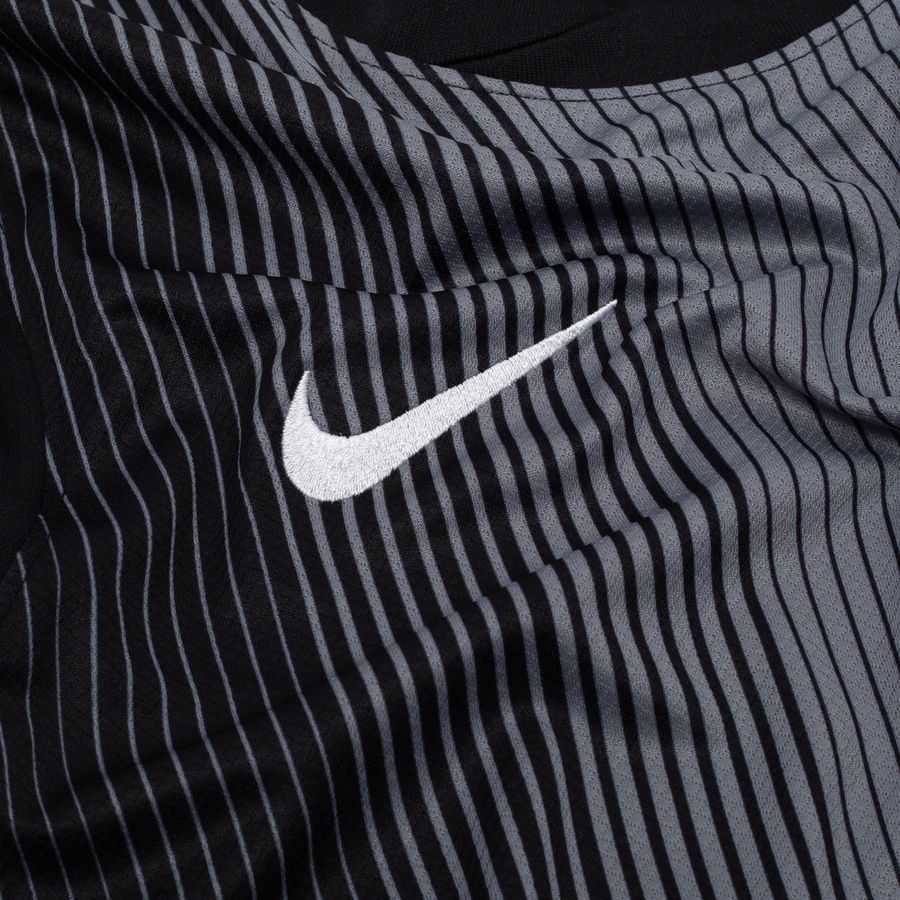 Chelsea Goalkeeper Uniform 2025/26