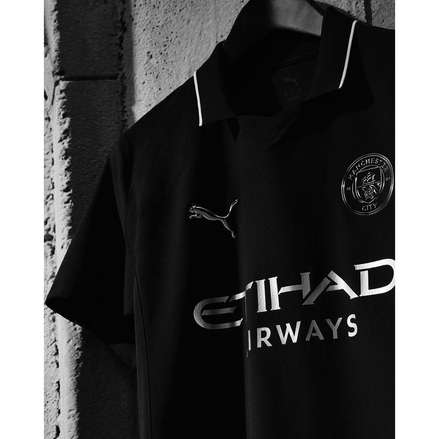Manchester City Away Uniform 2025/26