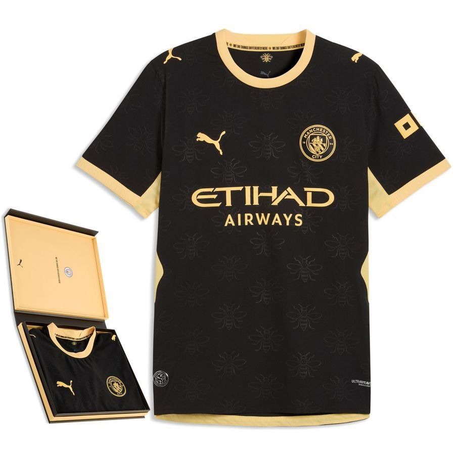 Manchester City With Box Away Kit 2026/27