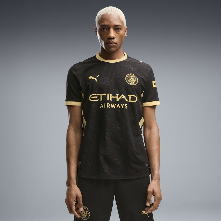 Manchester City With Box Away Kit 2026/27