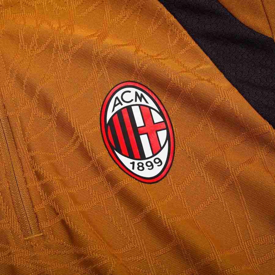 Milan Zip Training Gold Uniform 1/4